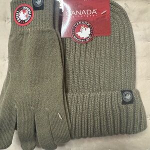 Canada Weather Gear 2PC Set Olive Green Beanie and Gloves Set